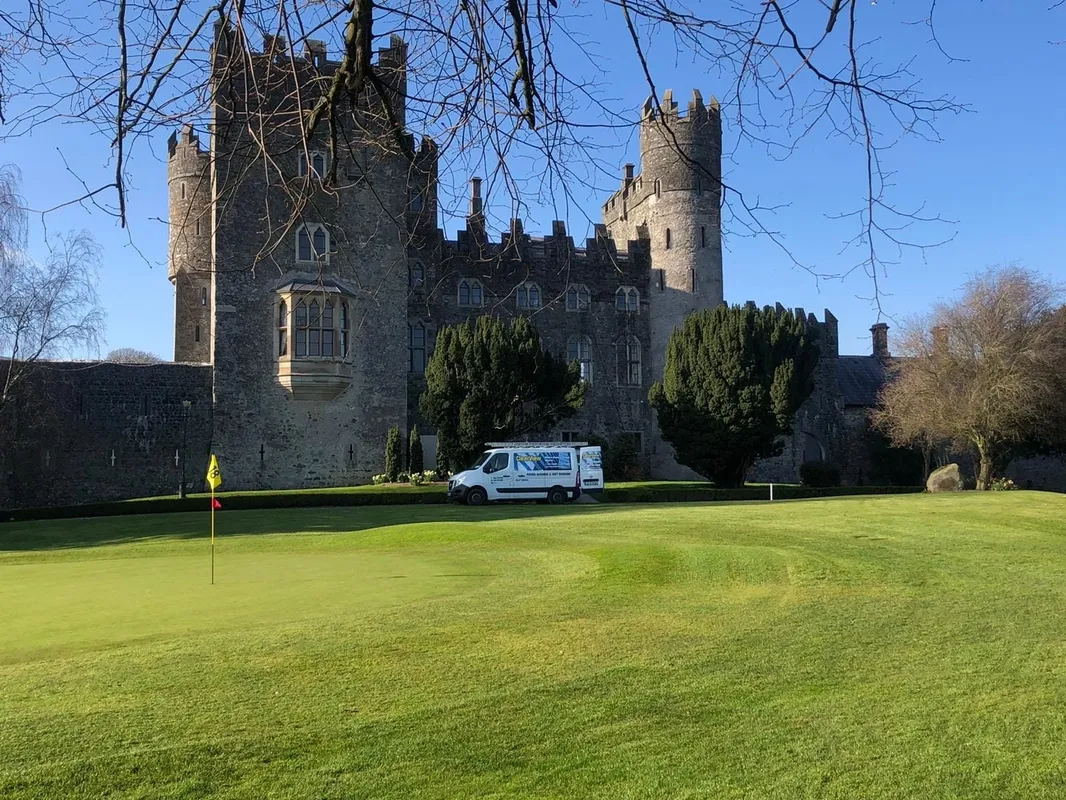 Clearview van on the lawn at Kilkenny Castle