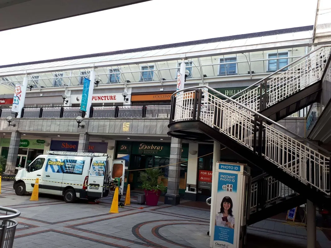 Clearview van at a shopping centre